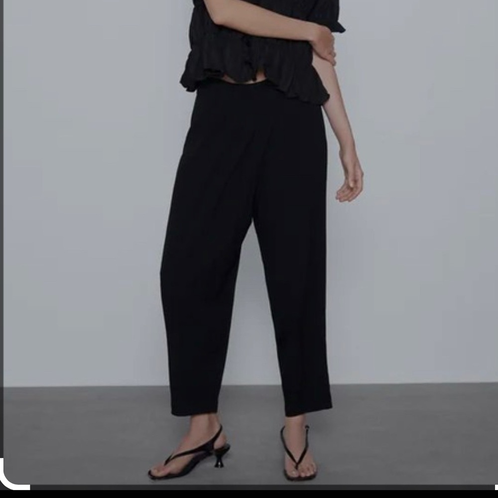 Black Zara women’s trousers slouchy